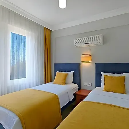 Goldlion فندق 3*